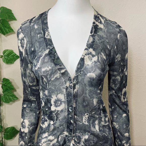 Vera Wang Floral Gray Blue Cardigan Blouse - Picture 3 of 14